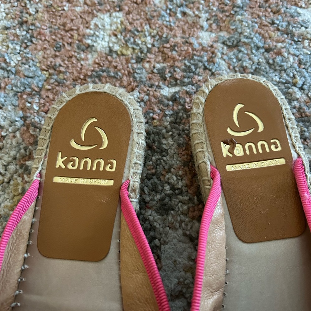 Kanna Women's Tan and Pink Espadrille Shoes